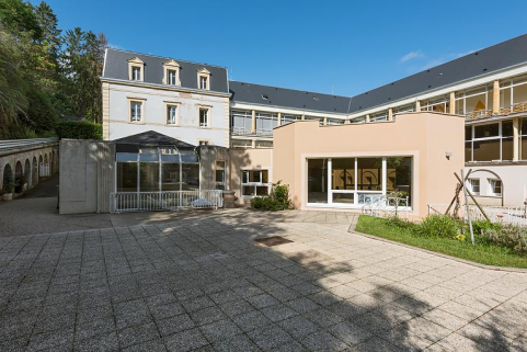 établissement thermal © Région Bourgogne-Franche-Comté, Inventaire du patrimoine  établissement thermal © Région Bourgogne-Franche-Comté, Inventaire du patrimoine