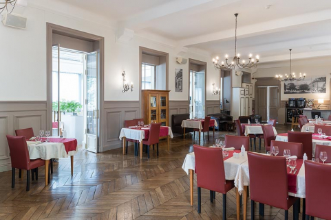 hôtel de voyageurs restaurant © Région Bourgogne-Franche-Comté, Inventaire du patrimoine  hôtel de voyageurs restaurant © Région Bourgogne-Franche-Comté, Inventaire du patrimoine