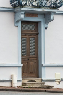 porte © Région Bourgogne-Franche-Comté, Inventaire du patrimoine  porte © Région Bourgogne-Franche-Comté, Inventaire du patrimoine