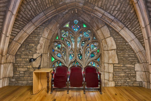 verrière église paroissiale théâtre © Région Bourgogne-Franche-Comté, Inventaire du patrimoine  verrière église paroissiale théâtre © Région Bourgogne-Franche-Comté, Inventaire du patrimoine