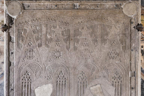 dalle funéraire © Région Bourgogne-Franche-Comté, Inventaire du patrimoine  dalle funéraire © Région Bourgogne-Franche-Comté, Inventaire du patrimoine
