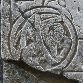 dalle funéraire © Région Bourgogne-Franche-Comté, Inventaire du patrimoine  dalle funéraire © Région Bourgogne-Franche-Comté, Inventaire du patrimoine