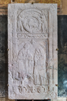 dalle funéraire © Région Bourgogne-Franche-Comté, Inventaire du patrimoine  dalle funéraire © Région Bourgogne-Franche-Comté, Inventaire du patrimoine