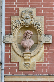 buste © Région Bourgogne-Franche-Comté, Inventaire du patrimoine  buste © Région Bourgogne-Franche-Comté, Inventaire du patrimoine