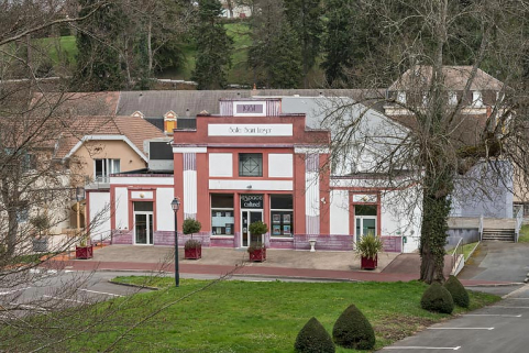 salle des fêtes salle de spectacle © Région Bourgogne-Franche-Comté, Inventaire du patrimoine  salle des fêtes salle de spectacle © Région Bourgogne-Franche-Comté, Inventaire du patrimoine