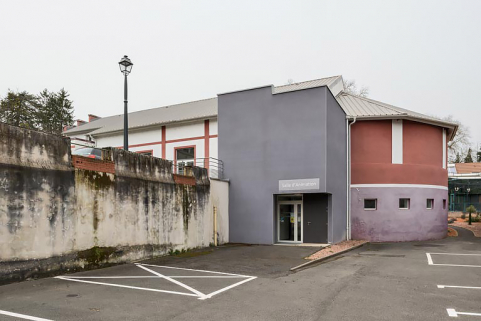 salle des fêtes salle de spectacle © Région Bourgogne-Franche-Comté, Inventaire du patrimoine  salle des fêtes salle de spectacle © Région Bourgogne-Franche-Comté, Inventaire du patrimoine