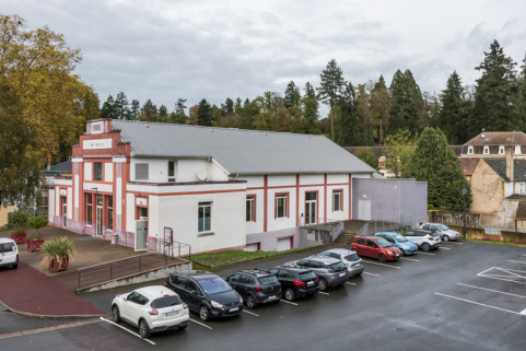 salle des fêtes salle de spectacle © Région Bourgogne-Franche-Comté, Inventaire du patrimoine  salle des fêtes salle de spectacle © Région Bourgogne-Franche-Comté, Inventaire du patrimoine