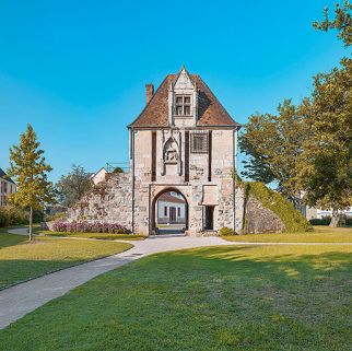  fortification d'agglomération porte de ville © Région Bourgogne-Franche-Comté, Inventaire du patrimoine