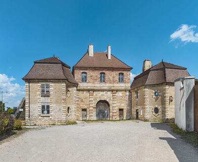  fortification d'agglomération porte de ville © Région Bourgogne-Franche-Comté, Inventaire du patrimoine