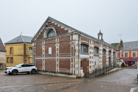 halle cinéma © Région Bourgogne-Franche-Comté, Inventaire du patrimoine  halle cinéma © Région Bourgogne-Franche-Comté, Inventaire du patrimoine
