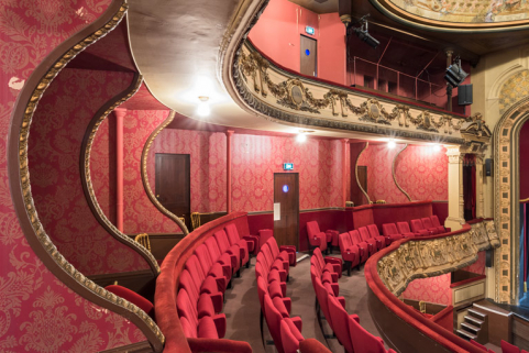 théâtre © Région Bourgogne-Franche-Comté, Inventaire du patrimoine  théâtre © Région Bourgogne-Franche-Comté, Inventaire du patrimoine