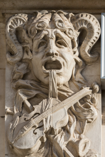 bas-relief mascaron © Région Bourgogne-Franche-Comté, Inventaire du patrimoine  bas-relief mascaron © Région Bourgogne-Franche-Comté, Inventaire du patrimoine