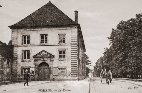 chapelle théâtre cinéma © Région Bourgogne-Franche-Comté, Inventaire du patrimoine  chapelle théâtre cinéma © Région Bourgogne-Franche-Comté, Inventaire du patrimoine