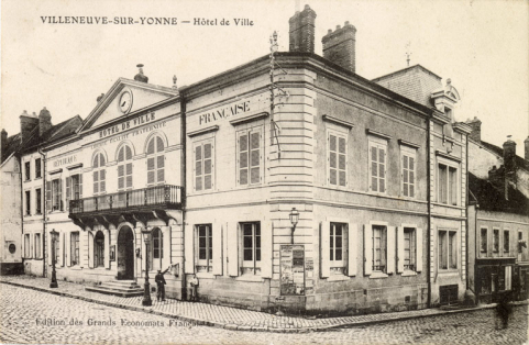 hôtel de ville théâtre © Région Bourgogne-Franche-Comté, Inventaire du patrimoine  hôtel de ville théâtre © Région Bourgogne-Franche-Comté, Inventaire du patrimoine