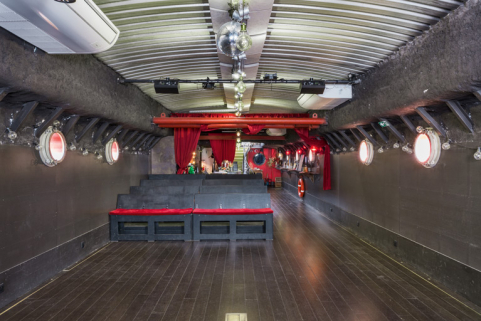 péniche salle de spectacle © Région Bourgogne-Franche-Comté, Inventaire du patrimoine  péniche salle de spectacle © Région Bourgogne-Franche-Comté, Inventaire du patrimoine