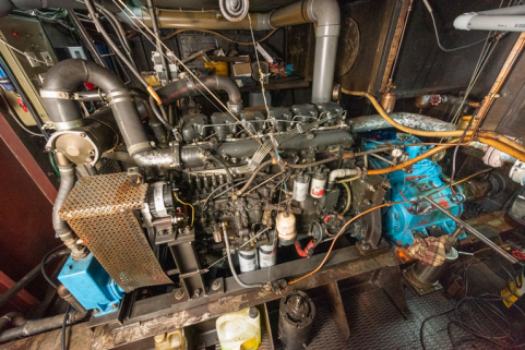 péniche salle de spectacle © Région Bourgogne-Franche-Comté, Inventaire du patrimoine  péniche salle de spectacle © Région Bourgogne-Franche-Comté, Inventaire du patrimoine