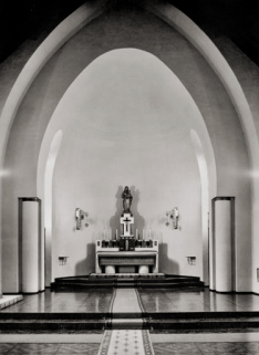 chapelle choeur autel croix © Région Bourgogne-Franche-Comté, Inventaire du patrimoine  chapelle choeur autel croix © Région Bourgogne-Franche-Comté, Inventaire du patrimoine