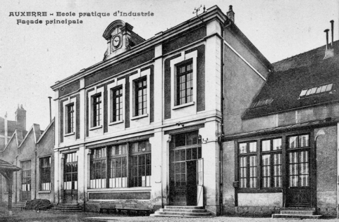 maison presbytère école primaire école professionnelle © Région Bourgogne-Franche-Comté, Inventaire du patrimoine  maison presbytère école primaire école professionnelle © Région Bourgogne-Franche-Comté, Inventaire du patrimoine