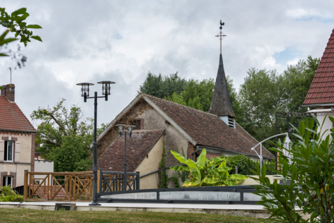 grange chapelle © Région Bourgogne-Franche-Comté, Inventaire du patrimoine  grange chapelle © Région Bourgogne-Franche-Comté, Inventaire du patrimoine