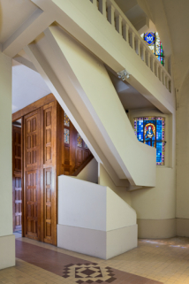 église escalier garde-corps baie verrière tribune © Région Bourgogne-Franche-Comté, Inventaire du patrimoine  église escalier garde-corps baie verrière tribune © Région Bourgogne-Franche-Comté, Inventaire du patrimoine