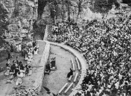  théâtre de plein air © Amicale du Mystère de Sainte Reine