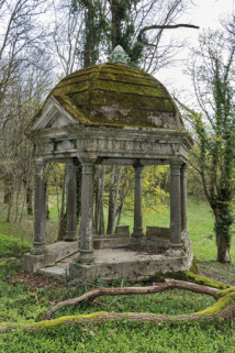 fabrique de jardin © Région Bourgogne-Franche-Comté, Inventaire du patrimoine  fabrique de jardin © Région Bourgogne-Franche-Comté, Inventaire du patrimoine