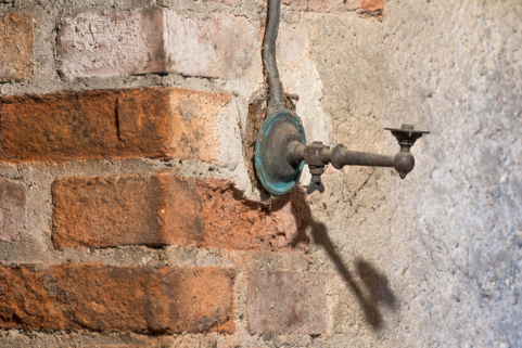 luminaire d'applique © Région Bourgogne-Franche-Comté, Inventaire du patrimoine  luminaire d'applique © Région Bourgogne-Franche-Comté, Inventaire du patrimoine