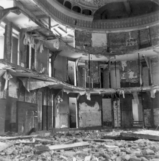  théâtre © Archives départementales de l’Yonne