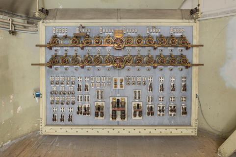  théâtre tableau de commande © Région Bourgogne-Franche-Comté, Inventaire du patrimoine