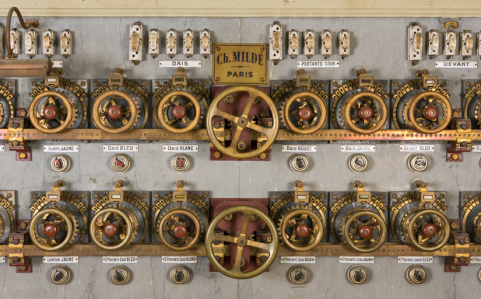  théâtre tableau de commande © Région Bourgogne-Franche-Comté, Inventaire du patrimoine