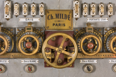  théâtre tableau de commande © Région Bourgogne-Franche-Comté, Inventaire du patrimoine