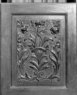 Détail du motif floral du portillon du confessionnal nord. © Région Bourgogne-Franche-Comté, Inventaire du patrimoine