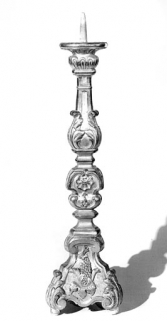 Vue d'un chandelier: pied vue de profil. © Région Bourgogne-Franche-Comté, Inventaire du patrimoine