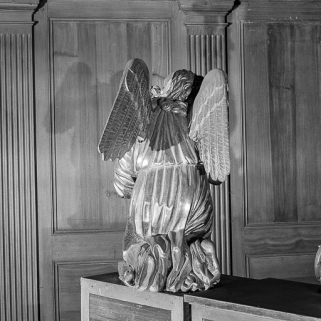 Ange gauche, vue de dos. © Région Bourgogne-Franche-Comté, Inventaire du patrimoine