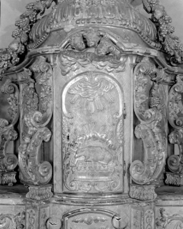 Détail : la porte du tabernacle. © Région Bourgogne-Franche-Comté, Inventaire du patrimoine