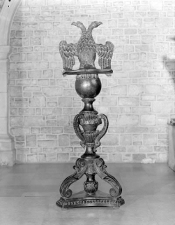 Lutrin à aigle bicéphale : vue de dos. © Région Bourgogne-Franche-Comté, Inventaire du patrimoine