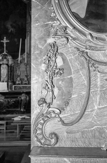 Autel-retable latéral droit. Détail : branchages. © Région Bourgogne-Franche-Comté, Inventaire du patrimoine