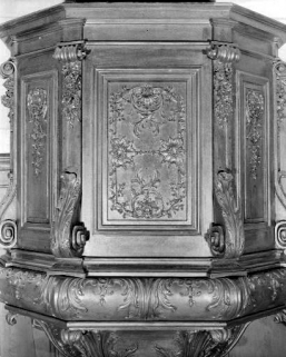 Détail : un panneau de la cuve. © Région Bourgogne-Franche-Comté, Inventaire du patrimoine