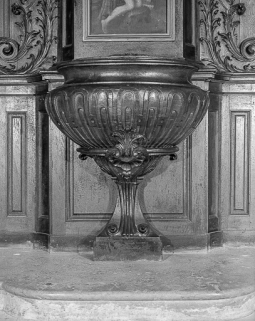 Détail de la cuve. © Région Bourgogne-Franche-Comté, Inventaire du patrimoine