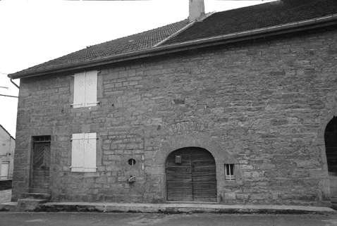 Ferme cadastrée 1965 AB 249 et 252 : façade antérieure. © Région Bourgogne-Franche-Comté, Inventaire du patrimoine