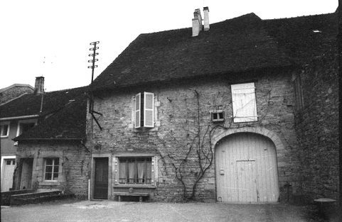 Ferme cadastrée 1961 AH 115, située rue du Presbytère : façade antérieure. © Région Bourgogne-Franche-Comté, Inventaire du patrimoine
