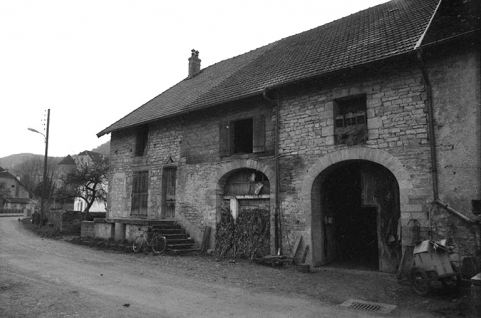 Ferme cadastrée 1961 AH 141, située rue des Guichard : façade antérieure. © Région Bourgogne-Franche-Comté, Inventaire du patrimoine