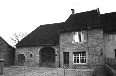 Ferme cadastrée 1961 AH 134, située rue des Guichard : façade antérieure. © Région Bourgogne-Franche-Comté, Inventaire du patrimoine