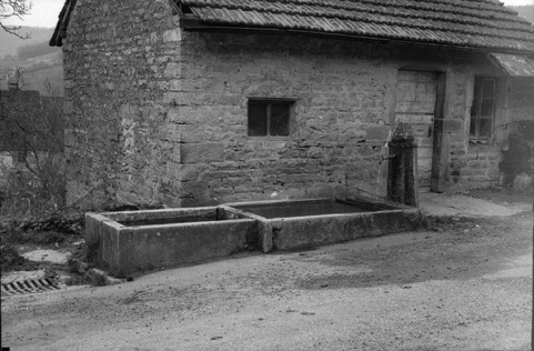 Fontaine : vue d'ensemble. © Région Bourgogne-Franche-Comté, Inventaire du patrimoine