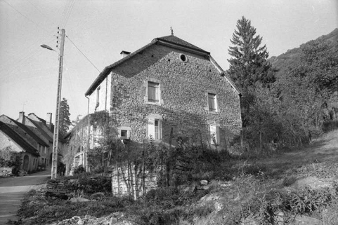 Maison cadastrée 1965 AD 105 : façade est. © Région Bourgogne-Franche-Comté, Inventaire du patrimoine