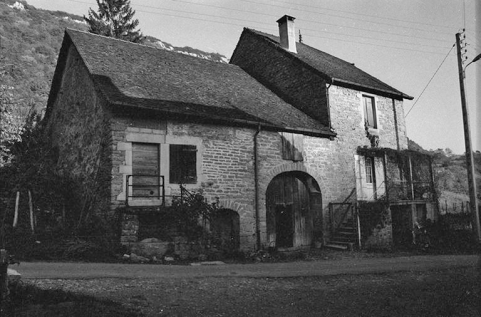 Maison cadastrée 1965 AD 105 : façade sud. © Région Bourgogne-Franche-Comté, Inventaire du patrimoine
