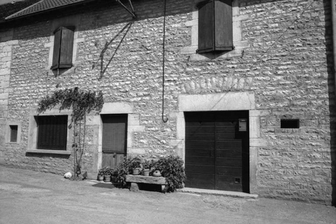 Maisons cadastrées 1967 AH 71-74, situées le long du chemin départemental n° 209 E : façades antérieures. © Région Bourgogne-Franche-Comté, Inventaire du patrimoine