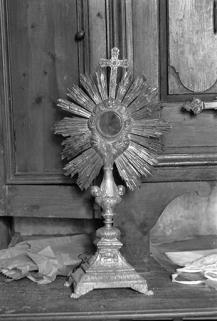 Ostensoir en cuivre repoussé argenté et doré, XIXe siècle : vue d'ensemble © Région Bourgogne-Franche-Comté, Inventaire du patrimoine