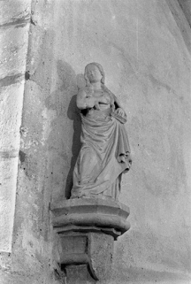 Chapelle du château Saint- Martin : statue de la Vierge en calcaire, 16ème siècle. © Région Bourgogne-Franche-Comté, Inventaire du patrimoine