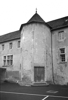 Tourelle d'escalier dans la cour. © Région Bourgogne-Franche-Comté, Inventaire du patrimoine